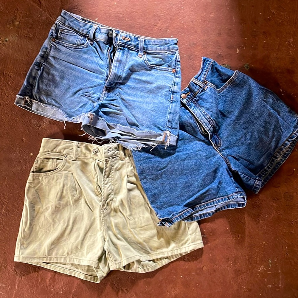 DENIM MOM SHORTS